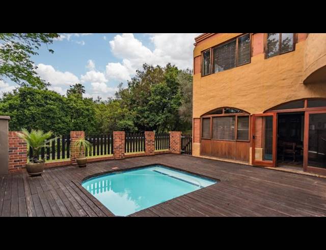 5 BEDROOM HOUSE FOR SALE IN FEATHERBROOKE ESTATE